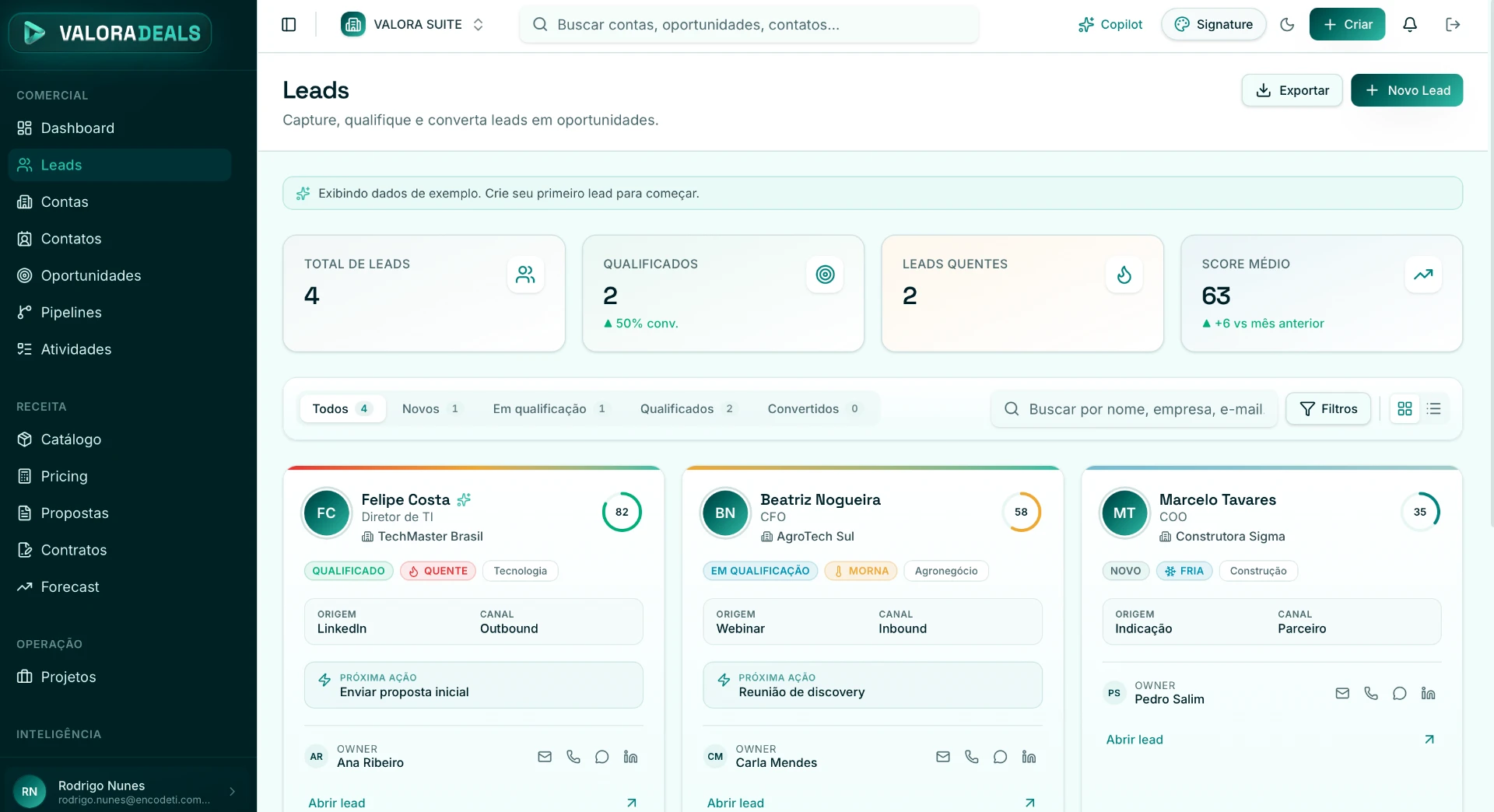 Interface do ValoraDeals exibindo a gestão de leads com score e próximas ações